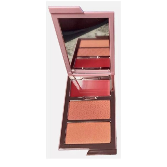 One Size O/S Cheeks Clapper 3D Blush Trio Freaky Peach Jeffrey Starrr New - Picture 1 of 1